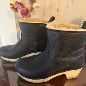 5" Pull On Shearling Clog Boot on Mid Heel in Ink Aviator